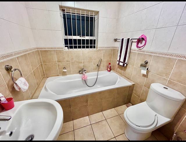 3 BEDROOM HOUSE FOR SALE IN RUYTERWACHT